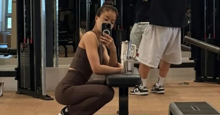 이시영, 둘째 출산 후 탄탄한 근육질 몸매 공개… “자기관리의 끝판왕”