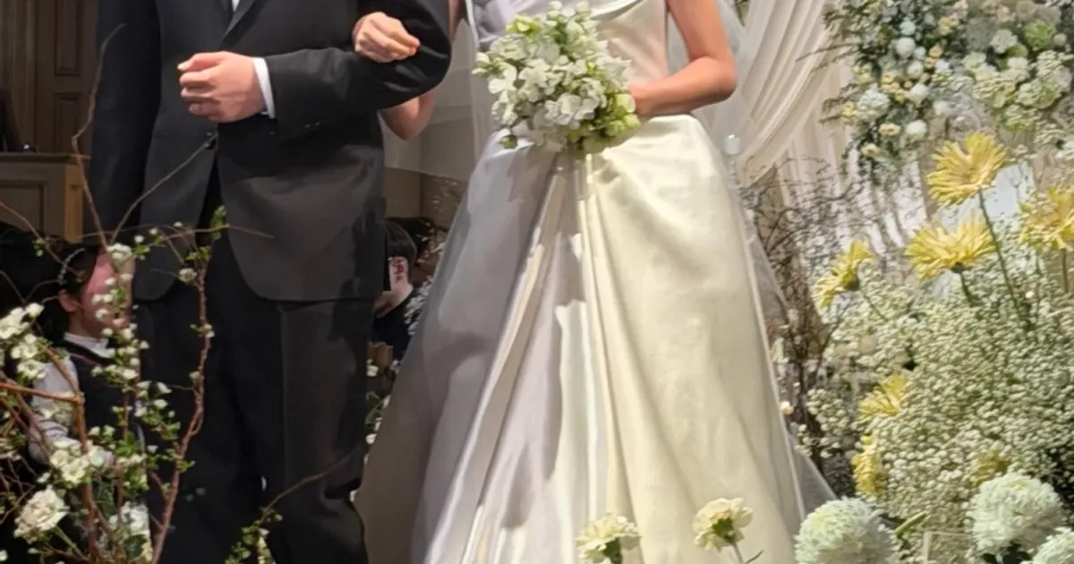 757175a85f57febc2d5af64319efe1412fff73ac300aea5c7cf85a3b8f9122ec