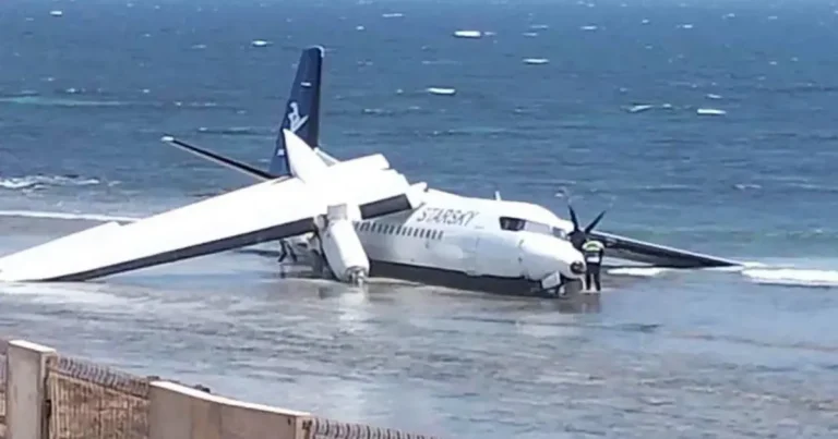 여객기 추락, 탑승객 55명 전원 생존