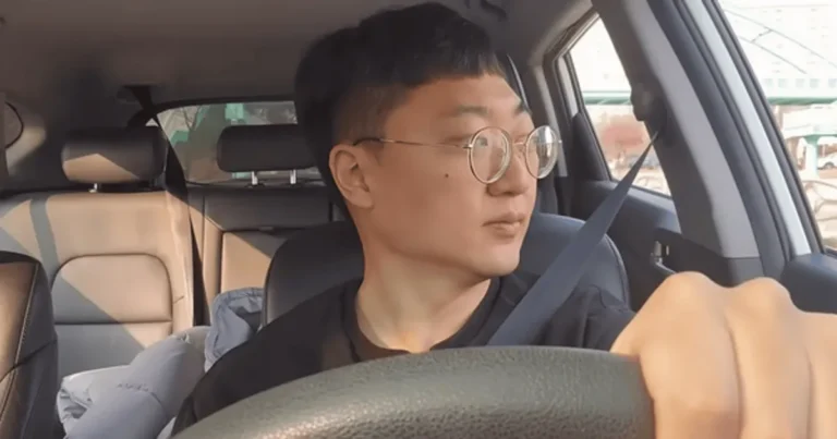 “억대 슈퍼카 대신 구형 SUV”…충주맨이 성공했는데도 세계에서 가장 많이 팔리는 국산차 타는 이유