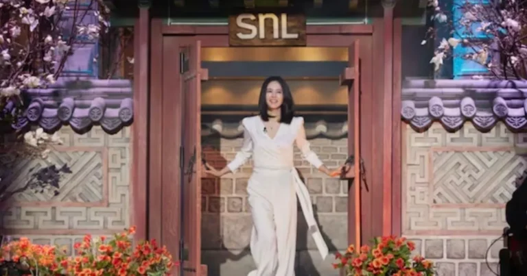 한가인, SNL 코리아 출연…이소룡 트레이닝복에 과감한 막춤까지 ‘파격 변신’